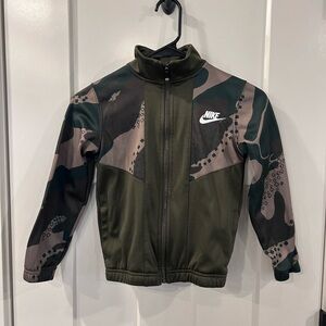 Nike Kids Camo Puffer Jacket - Green and Black